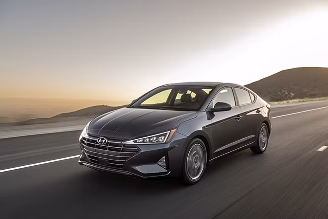 Huyndai Elantra đang bị triệu hồi tại thị trường Bắc Mỹ liên quan đến hệ thống lái.