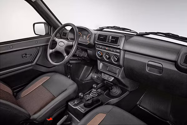 Nội thất trên Lada Niva.