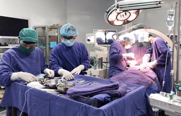 Bệnh viện tuyến tỉnh ứng dụng kỹ thuật hiện đại vào phẫu thuật các ca bệnh khó.