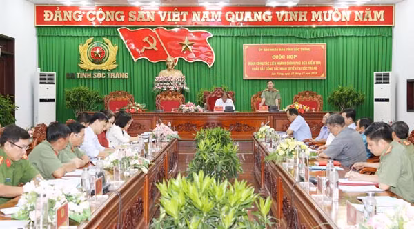 Toàn cảnh buổi làm việc.