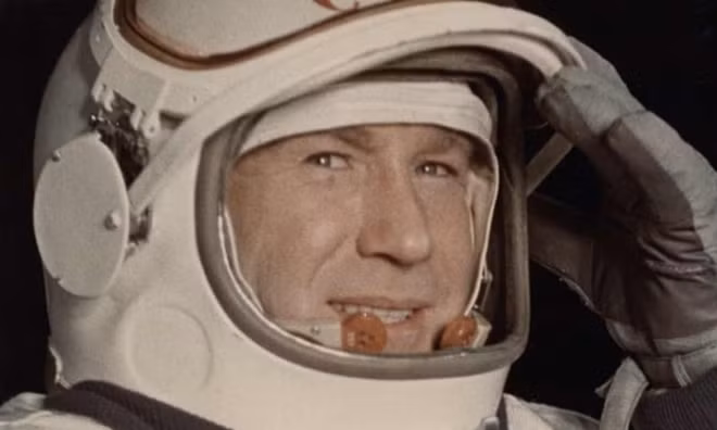 Ông Leonov trên trạm vũ trụ.