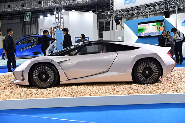 Nano Cellulose Vehicle xuất hiện tại Triển lãm xe Tokyo.