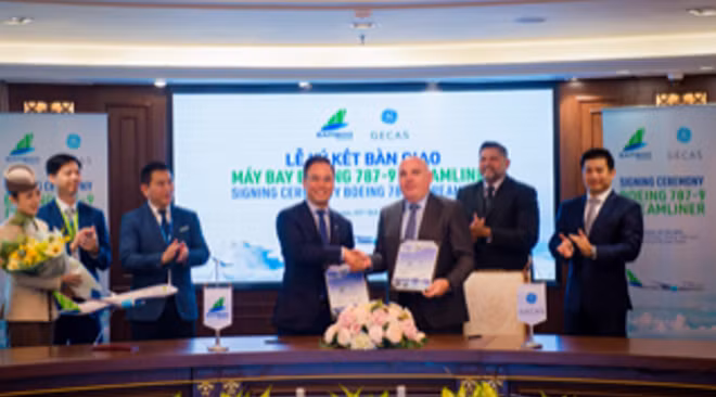 Bamboo Airways cùng đối tác GECAS chính thức ký nhận bàn giao hai máy bay Boeing 787-9 Dreamliner trong năm 2019.