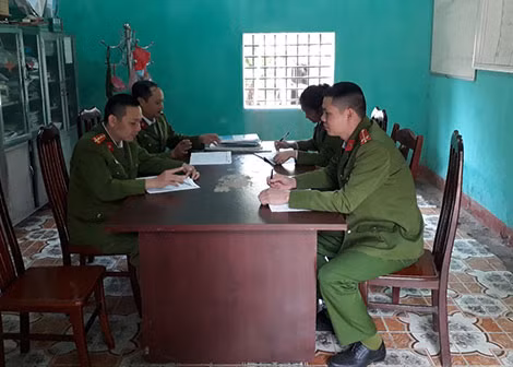 Một buổi giao ban tại Bệnh xá Trại tạm giam. Một buổi giao ban tại Bệnh xá Trại tạm giam.