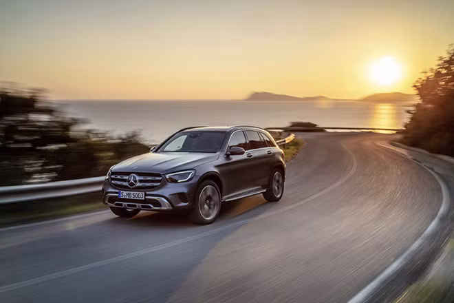 Mercedes-Benz triệu hồi xe vì lỗi... rơi túi khí. Mercedes-Benz triệu hồi xe vì lỗi... rơi túi khí.