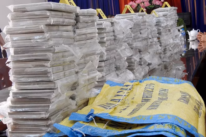 Cảnh sát vừa thu giữ 446 bánh heroin TP Hồ Chí Minh.