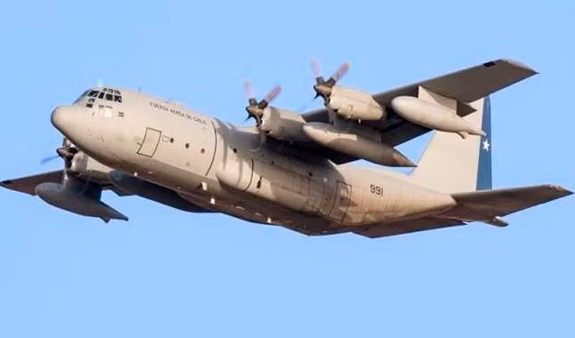 Máy bay vận tải C-130 Hercules của Chile. Máy bay vận tải C-130 Hercules của Chile.