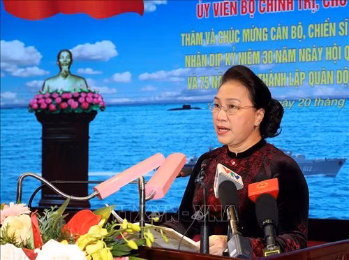 Chủ tịch Quốc hội Nguyễn Thị Kim Ngân phát biểu tại buổi gặp mặt.