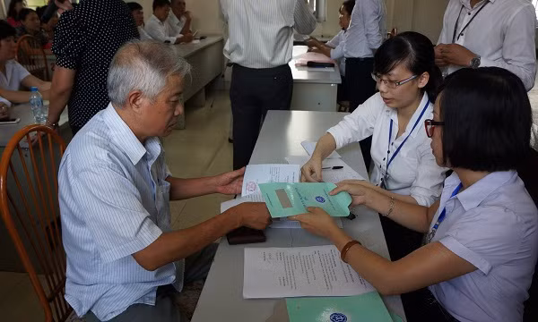 Ảnh minh họa: Đề xuất bổ sung 3 gói BHXH tự nguyện mới linh hoạt, hấp dẫn hơn. Ảnh minh họa: Đề xuất bổ sung 3 gói BHXH tự nguyện mới linh hoạt, hấp dẫn hơn.