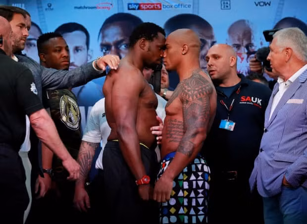 Dean Whyte trong một trận đấu của anh trai - võ sỹ quyền Anh chuyên nghiệp Dillian Whyte.