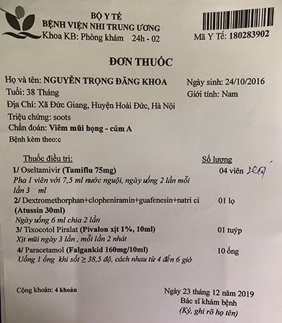 Đơn thuốc bác sĩ Bệnh viện Nhi Trung ương kê cho bệnh nhân ngày 23-12 có thuốc Tamiflu 75mg nhưng ghi chú hết thuốc.