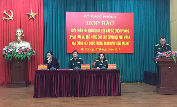 Quang cảnh buổi họp báo. Quang cảnh buổi họp báo.