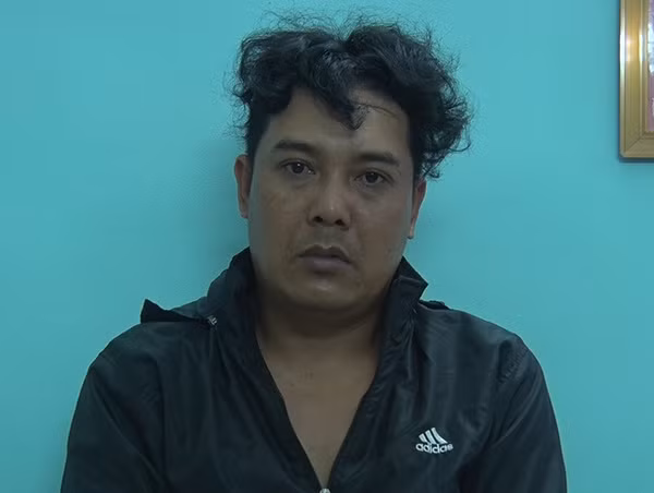 Tang vật và đối tượng Phạm Văn Hoàng.
