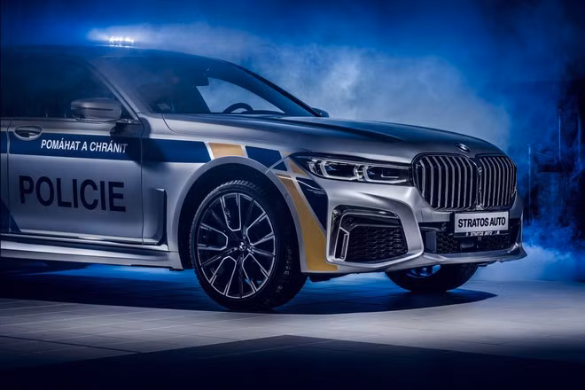 Những chiếc BMW 7-Series sẽ được cảnh sát Cộng hòa Czech sử dụng làm xe tuần tra.