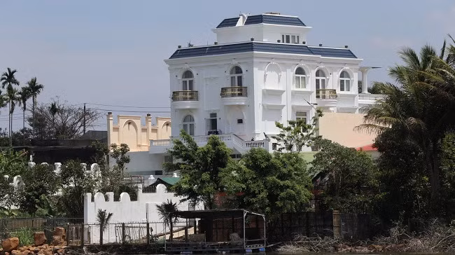 Biệt thự không phép của gia đình ông Phạm Văn Huyên