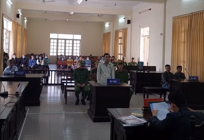 Bị cáo Nguyễn Quang Thoại tại tòa