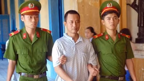 Bị cáo Hùng sau phiên xử.