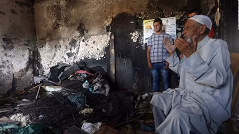 Nhà của người Palestine bị phóng hỏa đốt cháy, tháng 7-2015.