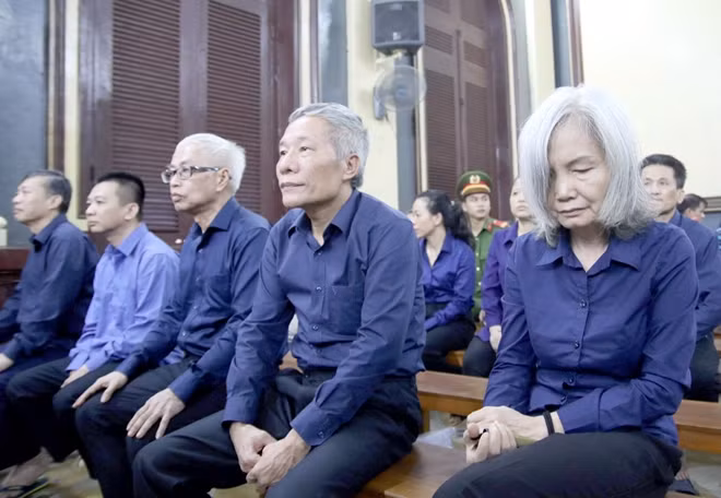Các bị cáo tại toà