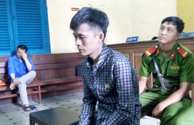 Bị cáo Đoàn Huy Hoàng tại toà