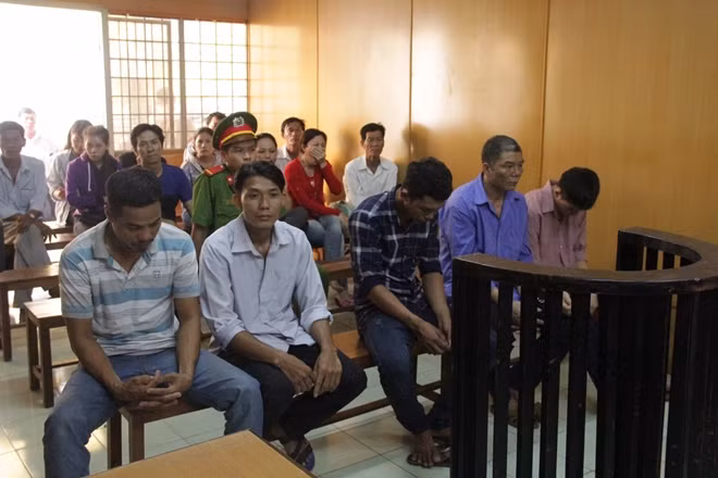 Các bị cáo tại toà.
