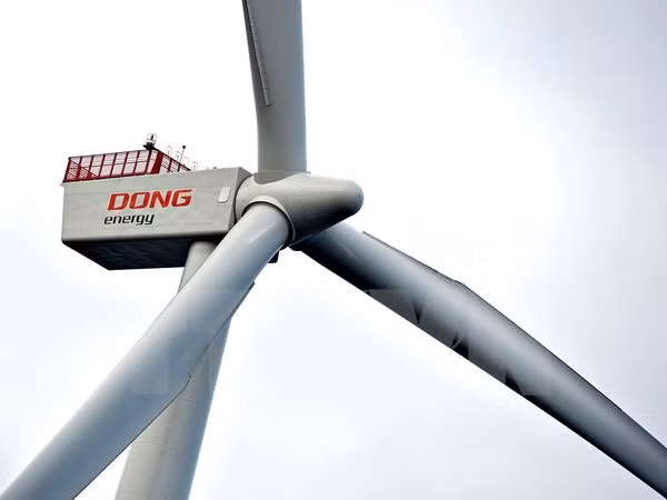 Một tuabin điện gió của Công ty năng lượng Dong Energy (Đan Mạch)