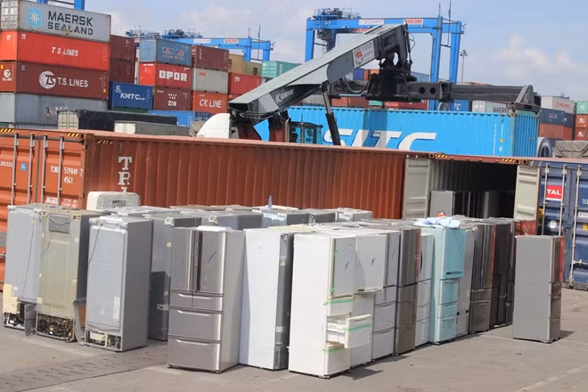Tủ lạnh nhập lậu tại Cảng Cát Lái