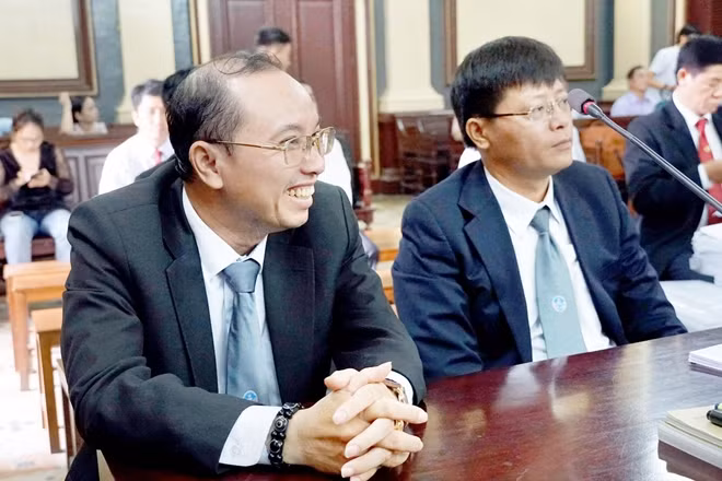 Đại diện nguyên đơn và bị đơn tại toà