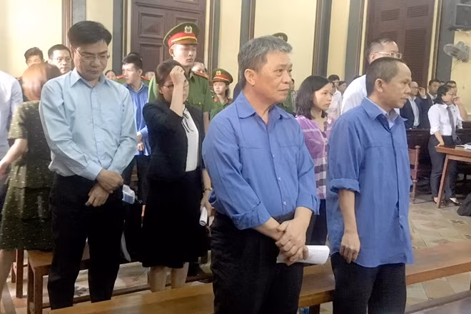Các bị cáo tại phiên toà