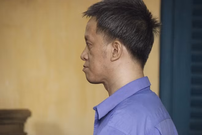 Bị cáo Đoàn Nguyễn Ngọc Tấn đang nghe tuyên án