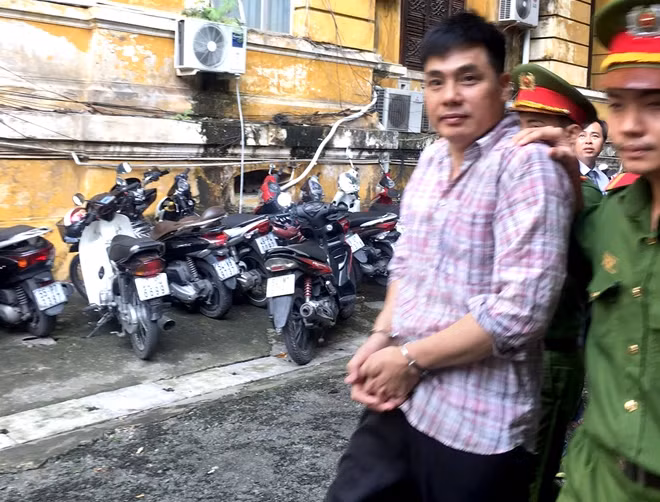 Bị cáo Bùi Đình Toàn Minh sau phiên xử
