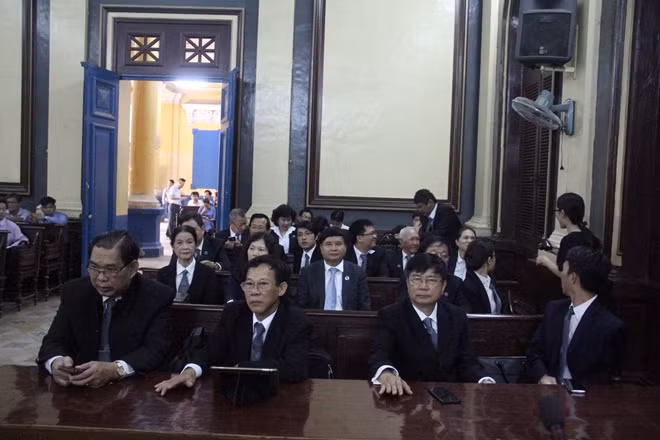 Các luật sư tham gia phiên toà.