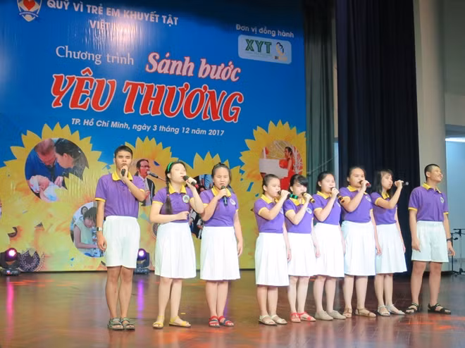 Các tiết mục văn nghệ của các em khuyết tật