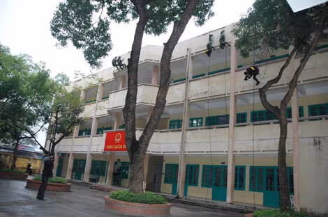 Thực hành phương án giải cứu con tin bị bắt cóc.