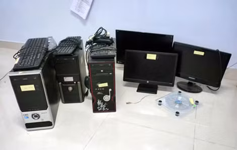 Phương tiện liên quan đến việc tổ chức cá độ bóng đá qua mạng bị thu giữ.