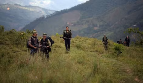Mặc dù gặp thất bại liên tiếp trong vòng 6 năm (2002-2008), nhưng các du kích quân FARC vẫn kiên trì với cuộc đấu tranh của mình.