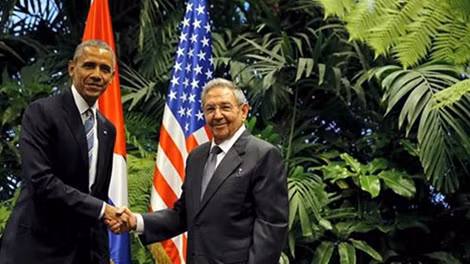 Chủ tịch Cuba Raul Castro tiếp Tổng thống Mỹ Barack ObamA tại La Habana ngày 21-3.