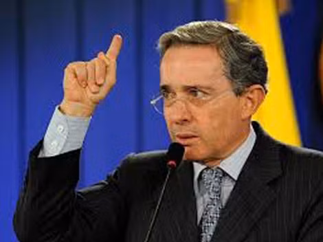 Alvaro Uribe, kẻ thù truyền kiếp của FARC.