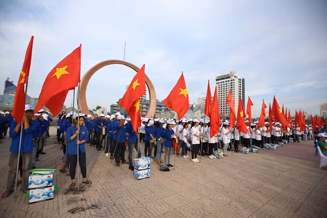 Đông đảo đoàn viên thanh niên hưởng ứng chiến dịch
