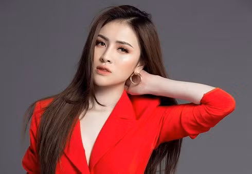 Á hậu Thư Dung