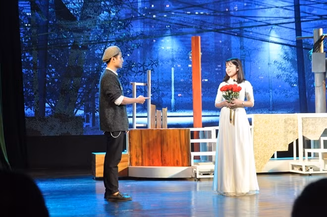 Sân khấu "Tin ở hoa hồng" được thiết kế đẹp, hiện đại