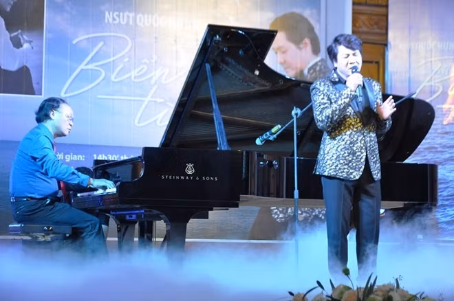 Buổi ra mắt album "Biển tình" mang dáng dấp 1 mini show