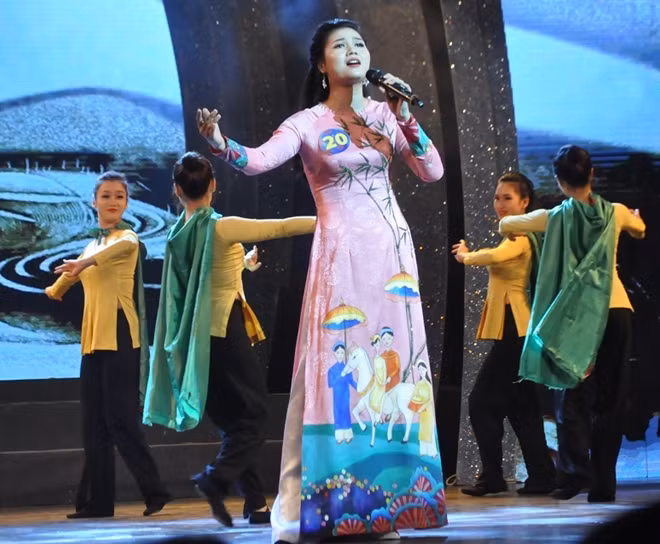 Tiết mục biểu diễn của Đặng Thị Nguyệt - thí sinh có giọng hát đặc biệt nhất