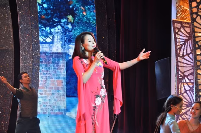 Tiết mục biểu diễn ấn tượng của Nguyễn Thị Hồng Nhung với ca khúc "Người Hà Nội"