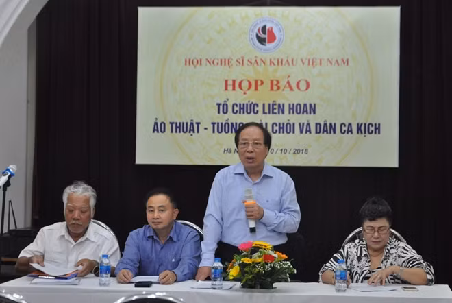 Hội Nghệ sĩ Sân khấu Việt Nam trao đổi với báo giới tại Hà Nội về liên hoan