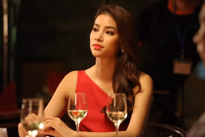 Người đẹp này cho hay, trong đời thực, cô cũng sẽ phản ứng quyết liệt như nội dung video nếu gặp tình huống tương tự