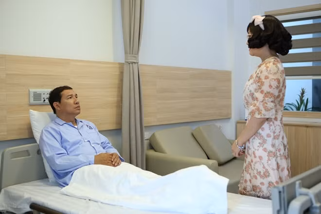 Danh hài Vân Dung cho biết, những phân cảnh diễn xuất tình cảm với Quang Thắng, chị đều phải nhịn cười