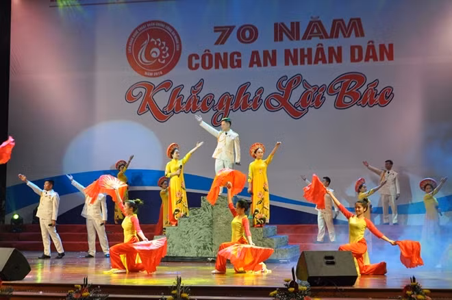 Hát múa là thể loại được khá nhiều đoàn lựa chọn