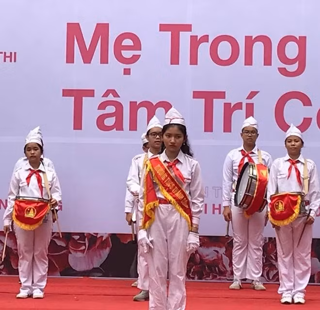Lễ phát động cuộc thi "Mẹ trong tâm trí con" tại Hà Nội ngày 3-12