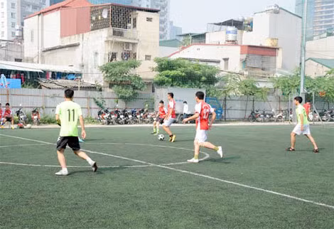 Pha bóng uy hiếp khung thành đầy kịch tính từ hai đội.